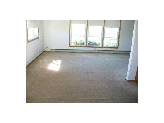 3840 East Winneshiek Road Freeport, IL 61032 - Photo 5 of 9 Gallery Image 5