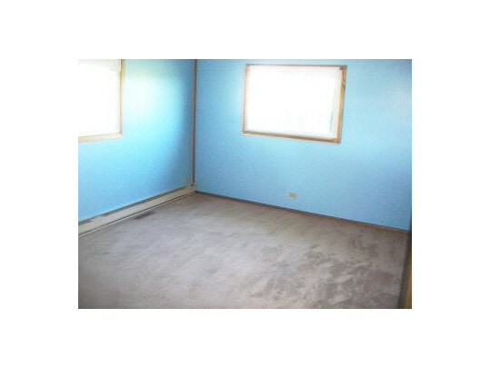 3840 East Winneshiek Road Freeport, IL 61032 - Photo 6 of 9 Gallery Image 6