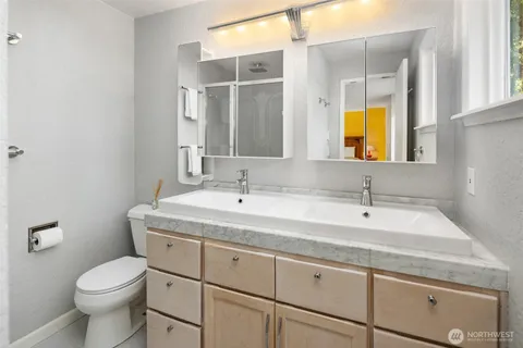 $1,550,000 | 18945 Northeast 20th Court, Redmond, WA 98052