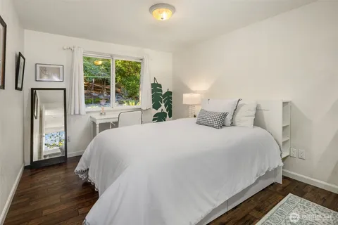 $1,550,000 | 18945 Northeast 20th Court, Redmond, WA 98052