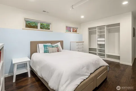 $1,550,000 | 18945 Northeast 20th Court, Redmond, WA 98052