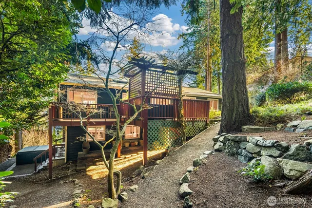 $1,550,000 | 18945 Northeast 20th Court, Redmond, WA 98052