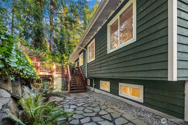 $1,550,000 | 18945 Northeast 20th Court, Redmond, WA 98052