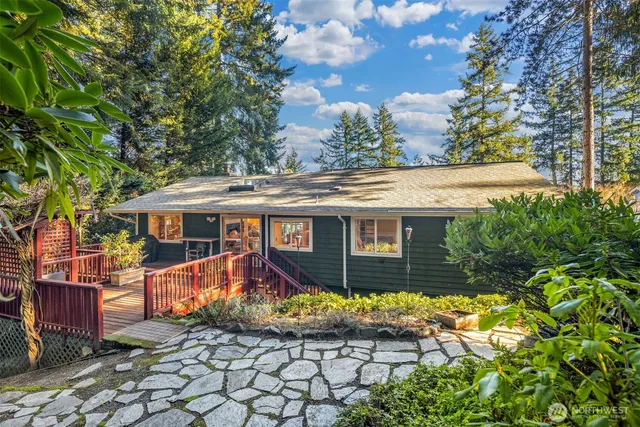 $1,550,000 | 18945 Northeast 20th Court, Redmond, WA 98052