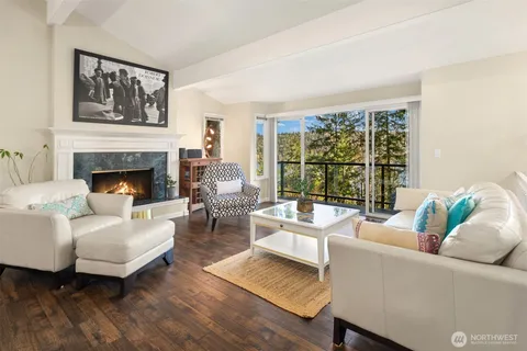 $1,550,000 | 18945 Northeast 20th Court, Redmond, WA 98052