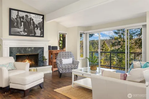 $1,550,000 | 18945 Northeast 20th Court, Redmond, WA 98052