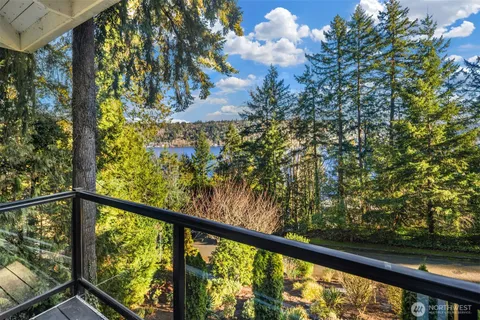 $1,550,000 | 18945 Northeast 20th Court, Redmond, WA 98052