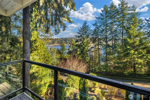 $1,550,000 | 18945 Northeast 20th Court, Redmond, WA 98052