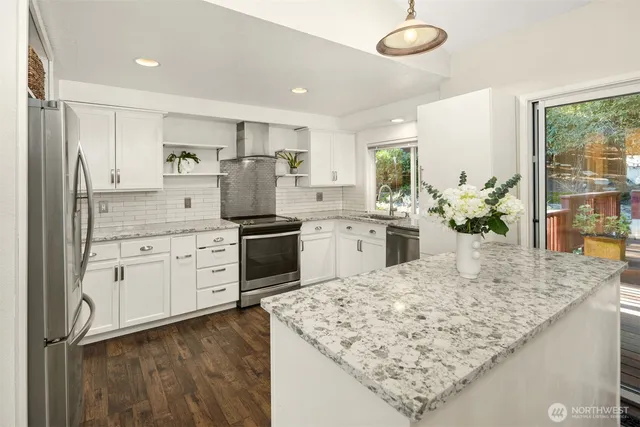 $1,550,000 | 18945 Northeast 20th Court, Redmond, WA 98052