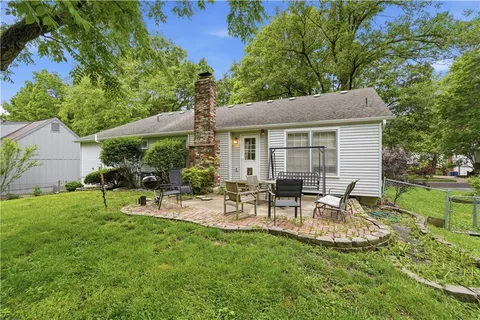 $375,000 | 9947 Ballentine Drive, Overland Park, KS 66214