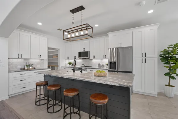 $525,000 | 232 Prospector Lane, Liberty Hill, TX 78642