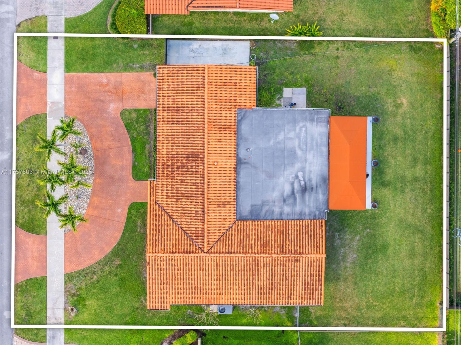 6311 Southwest 93rd Court Miami, FL 33173 - Photo 36 of 41 a view of outdoor space