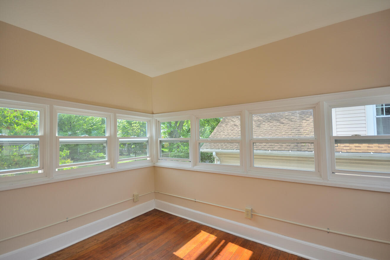 357 North 60th Street Milwaukee, WI 53213 - Photo 13 of 36 Upper Sunroom