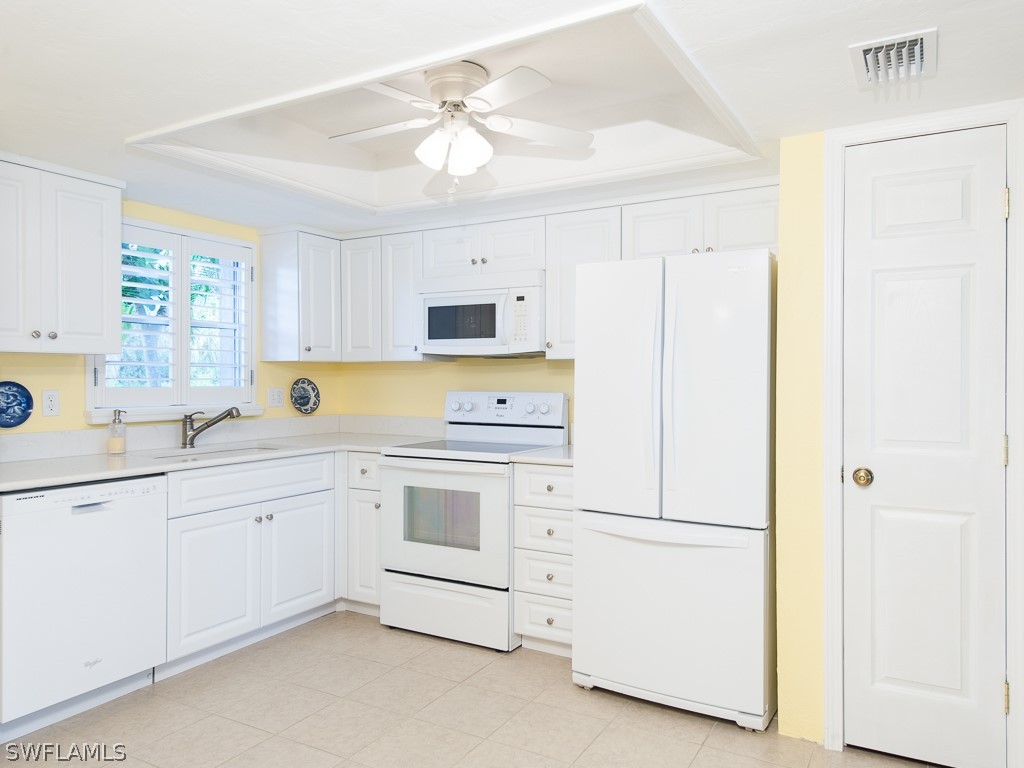16007 Davis Road, Unit 211 Fort Myers, FL 33908 - Photo 17 of 32 Gallery Image 17