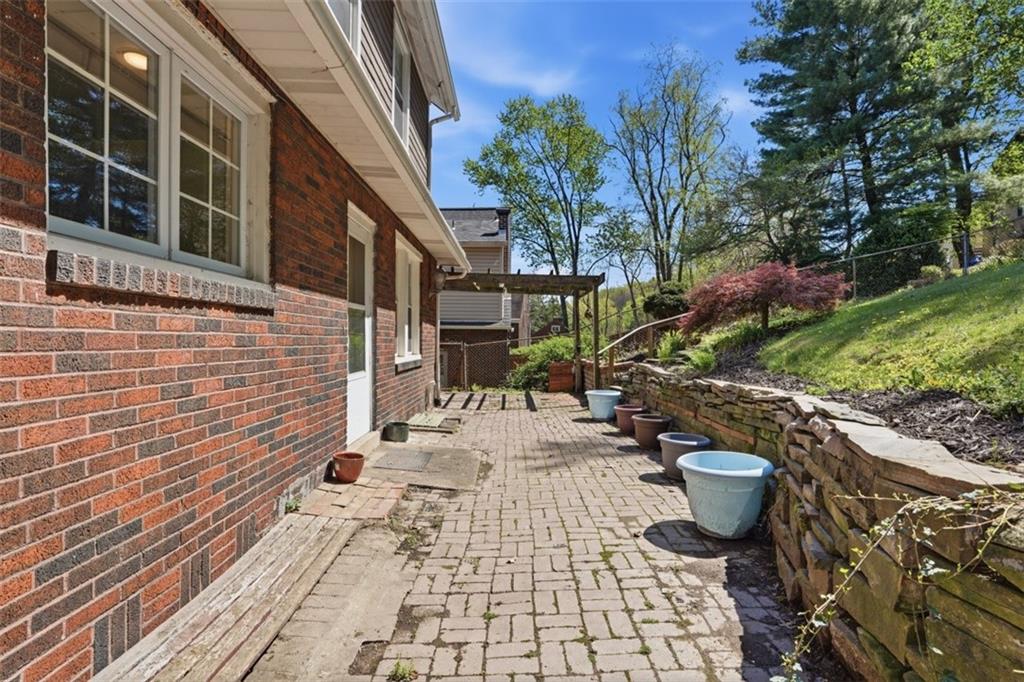 644 Cascade Road Pittsburgh, PA 15221 - Photo 28 of 33