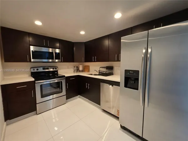 $1,850 | 1200 Northeast Miami Gardens Drive, Unit 1003W, Miami, FL 33179
