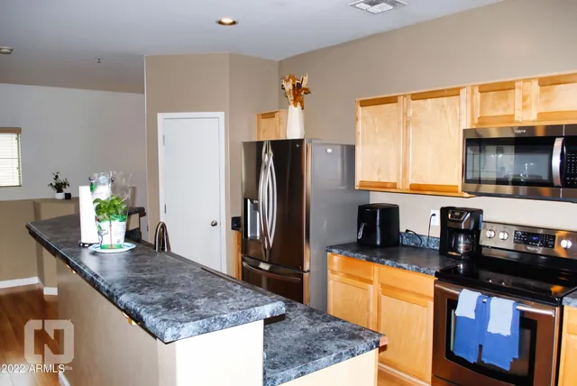 $1,575 | 1420 North 81st Avenue, Phoenix, AZ 85043