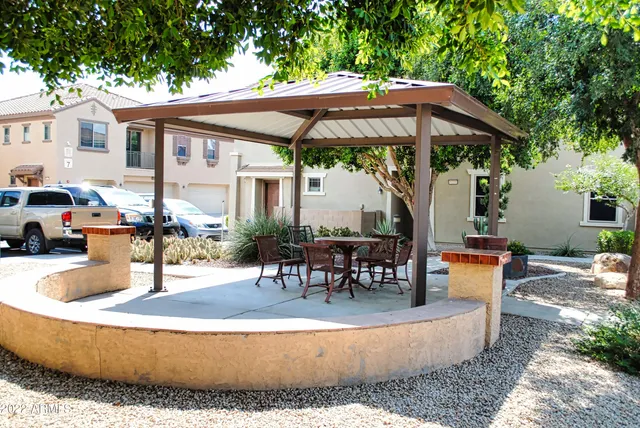 $1,575 | 1420 North 81st Avenue, Phoenix, AZ 85043