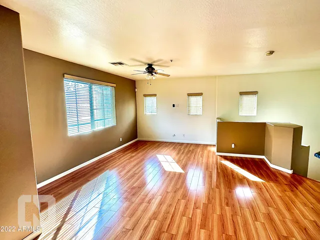 $1,575 | 1420 North 81st Avenue, Phoenix, AZ 85043