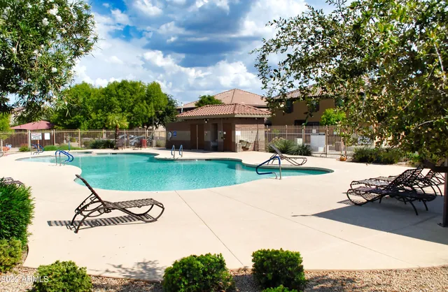 $1,575 | 1420 North 81st Avenue, Phoenix, AZ 85043