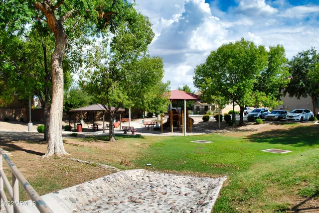 $1,575 | 1420 North 81st Avenue, Phoenix, AZ 85043