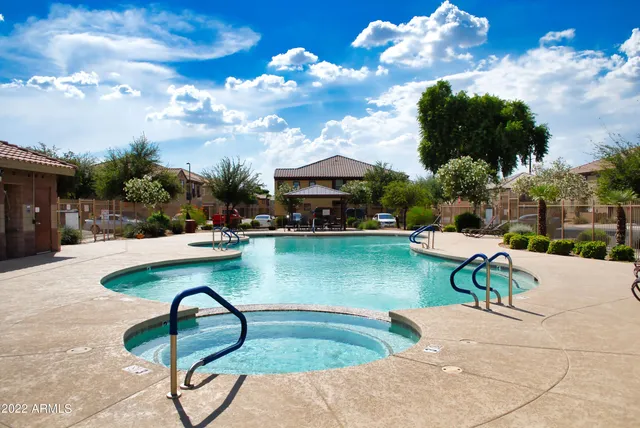 $1,575 | 1420 North 81st Avenue, Phoenix, AZ 85043