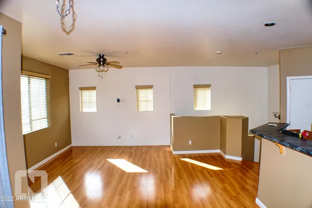 $1,575 | 1420 North 81st Avenue, Phoenix, AZ 85043