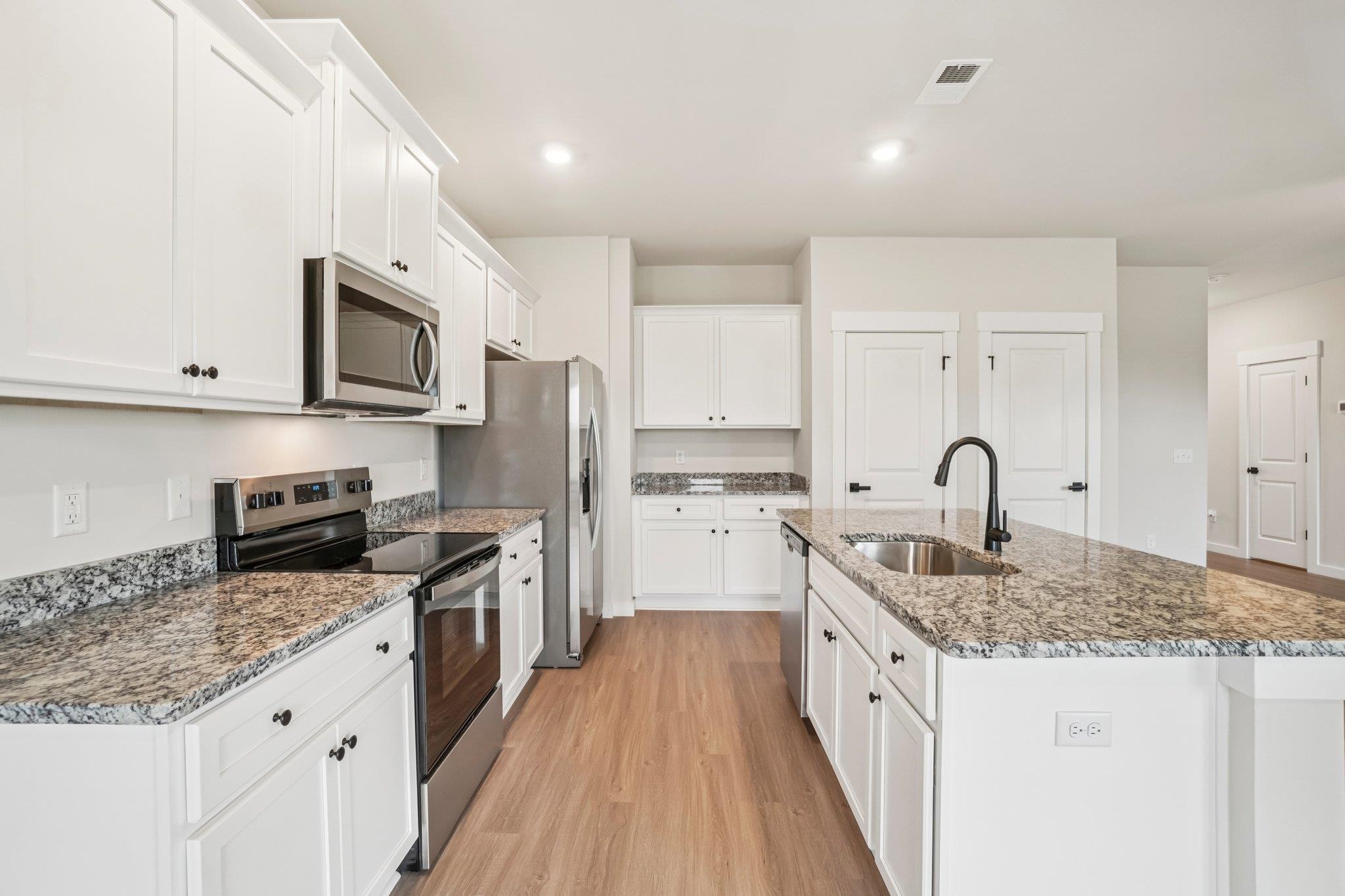 1216 Crested Iris Street Moore, SC 29369 - Photo 5 of 9