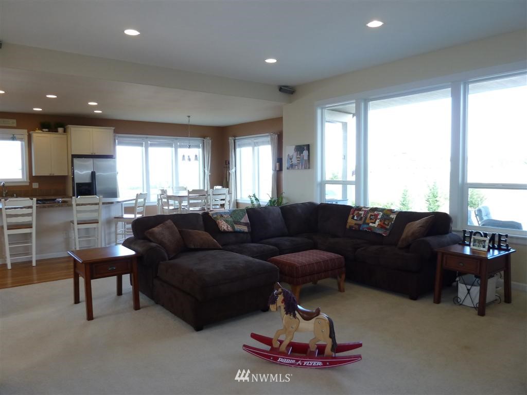151 Garrett Loop Chehalis, WA 98532 - Photo 2 of 14