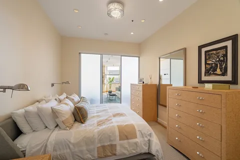 $1,280,000 | 485-495 Harrison Avenue, Unit 404, Boston, MA 02118