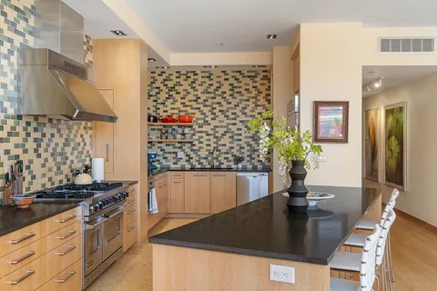 $1,280,000 | 485-495 Harrison Avenue, Unit 404, Boston, MA 02118