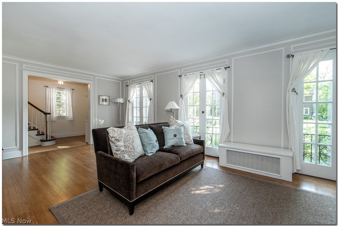 3132 Warrington Road Cleveland, OH 44120 - Photo 5 of 34