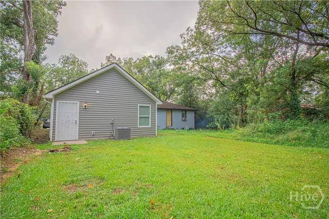 $1,800 | 22 Nelson Street, Savannah, GA 31415