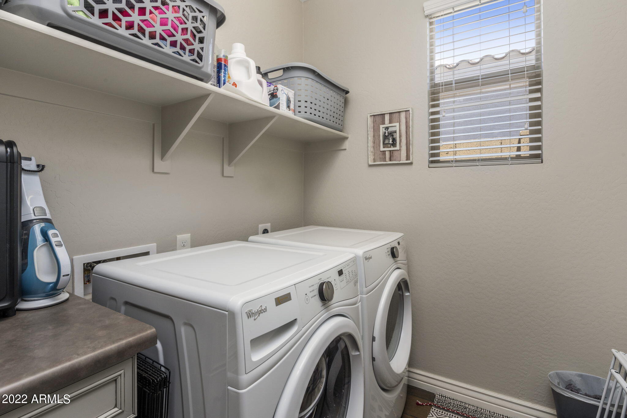 2833 East Fraktur Road Phoenix, AZ 85040 - Photo 20 of 27 Laundry Room