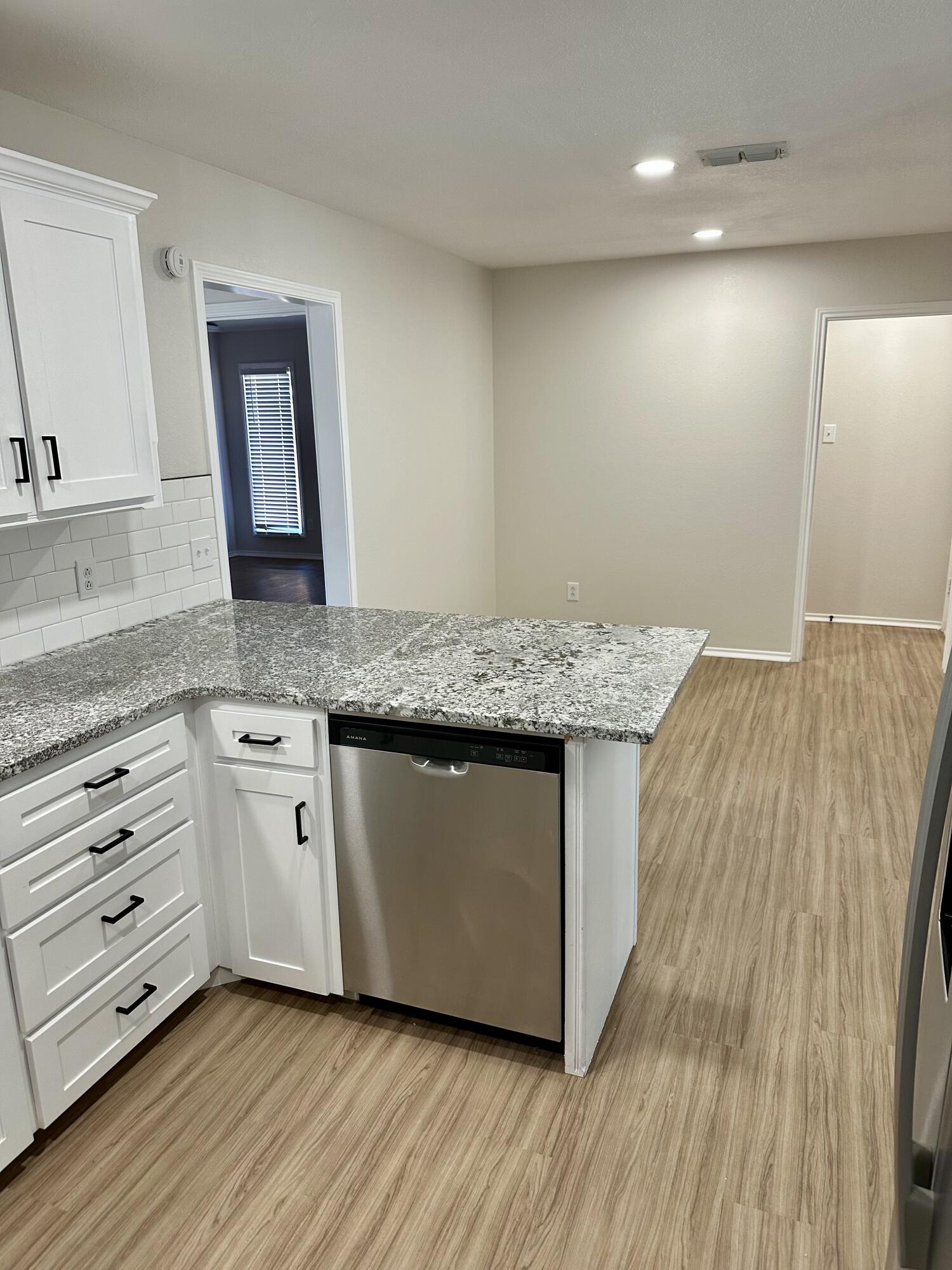 5821 80th Street Lubbock, TX 79424 - Photo 6 of 31 IMG_8507