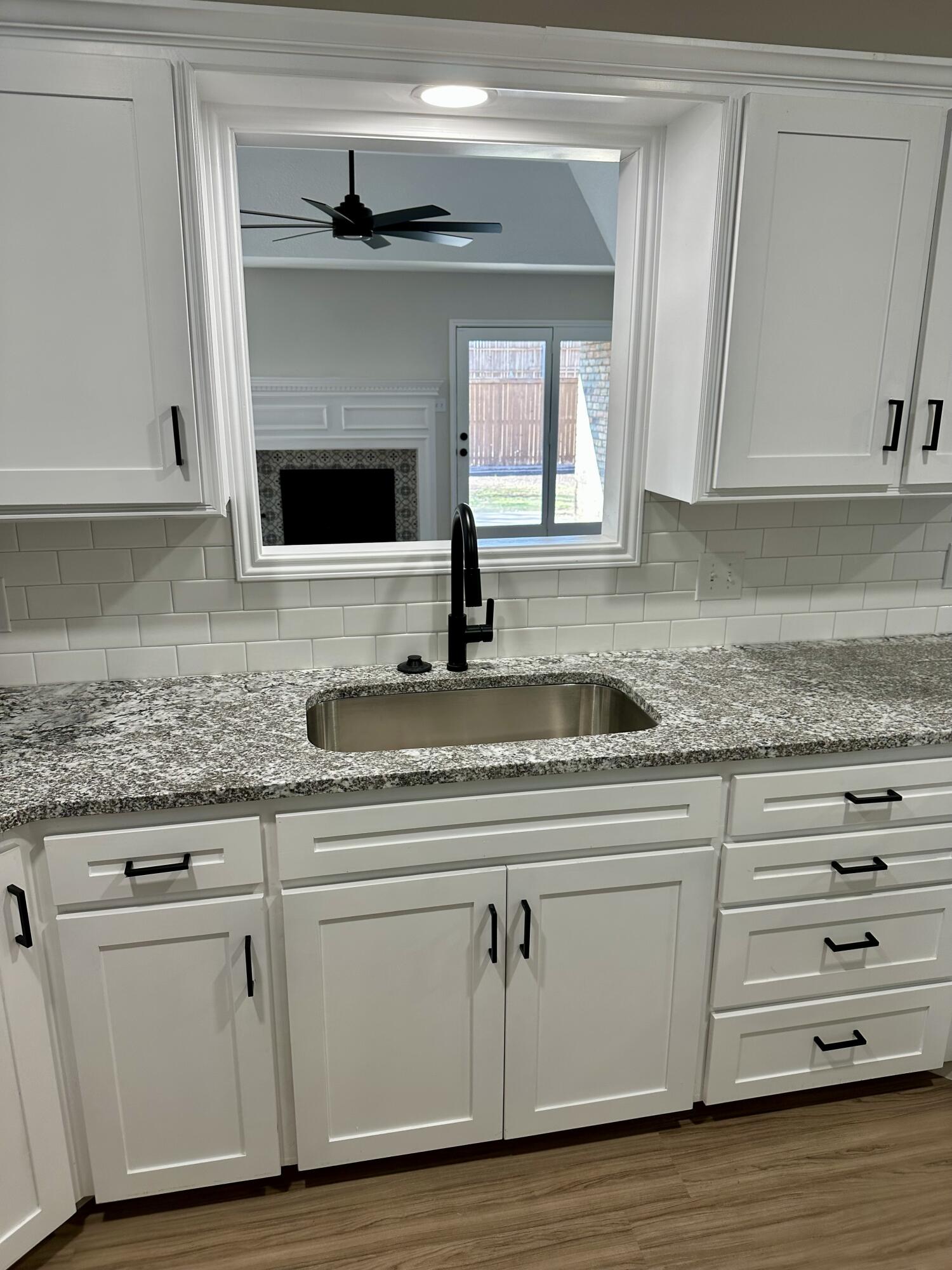 5821 80th Street Lubbock, TX 79424 - Photo 8 of 31 IMG_8508