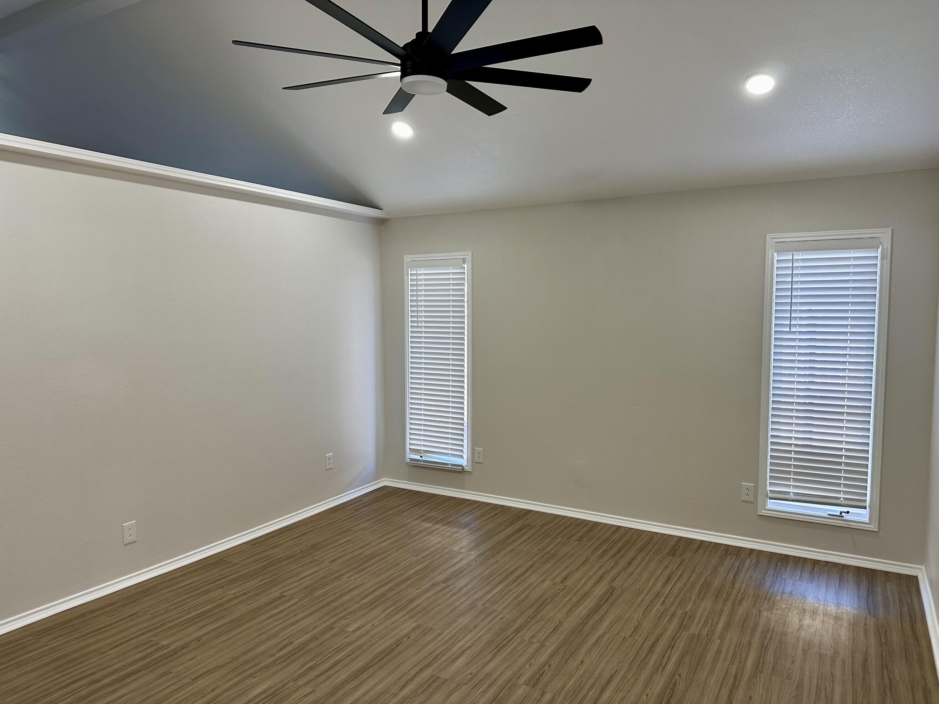 5821 80th Street Lubbock, TX 79424 - Photo 9 of 31 IMG_8512