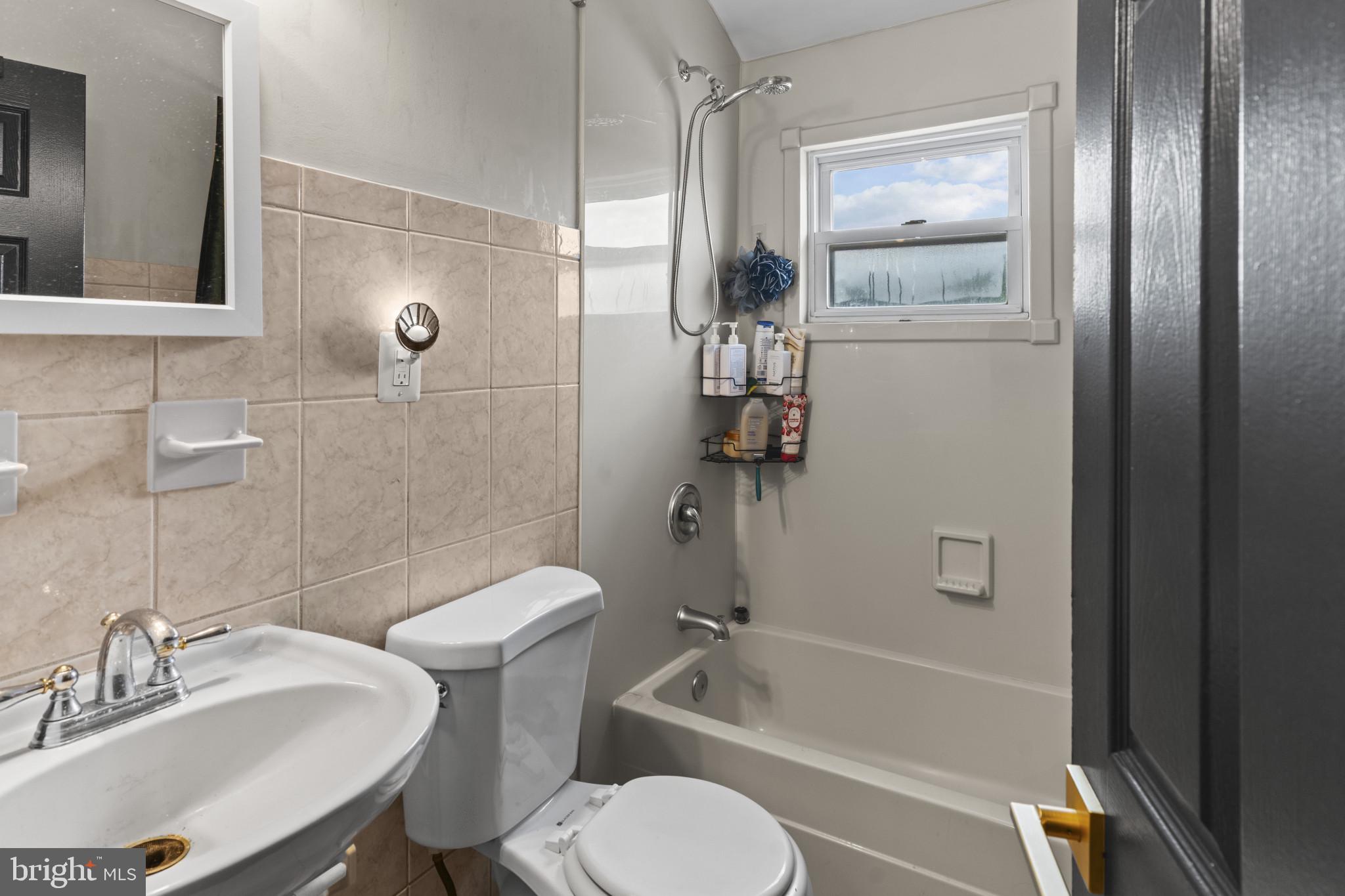 4428 Norfen Road Halethorpe, MD 21227 - Photo 14 of 31 Full bathroom