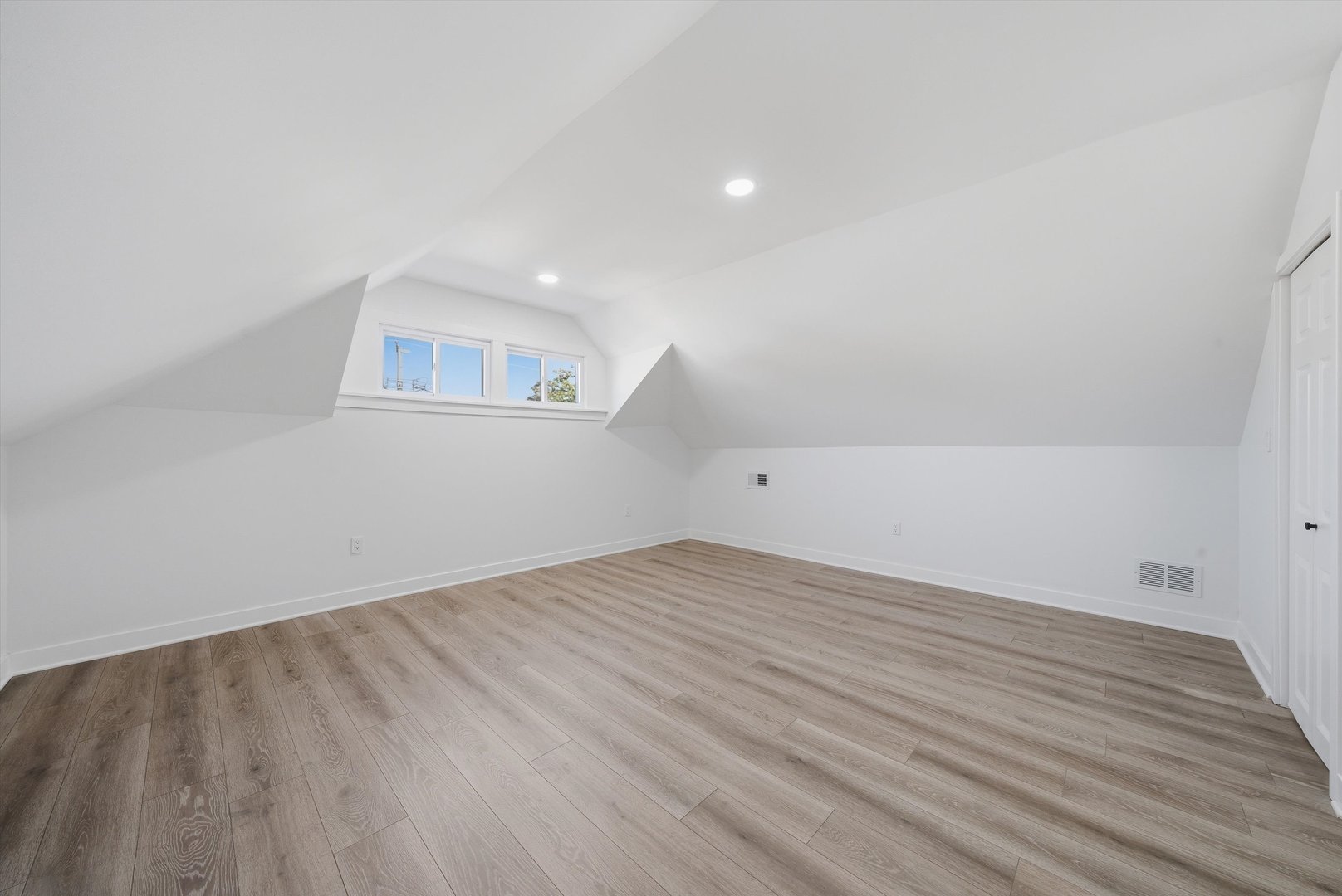 8219 South Throop Street Chicago, IL 60620 - Photo 15 of 23