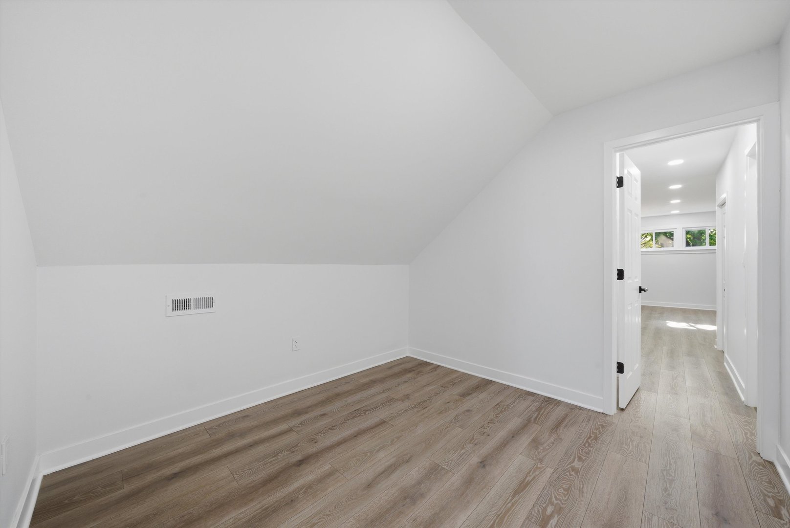 8219 South Throop Street Chicago, IL 60620 - Photo 17 of 23