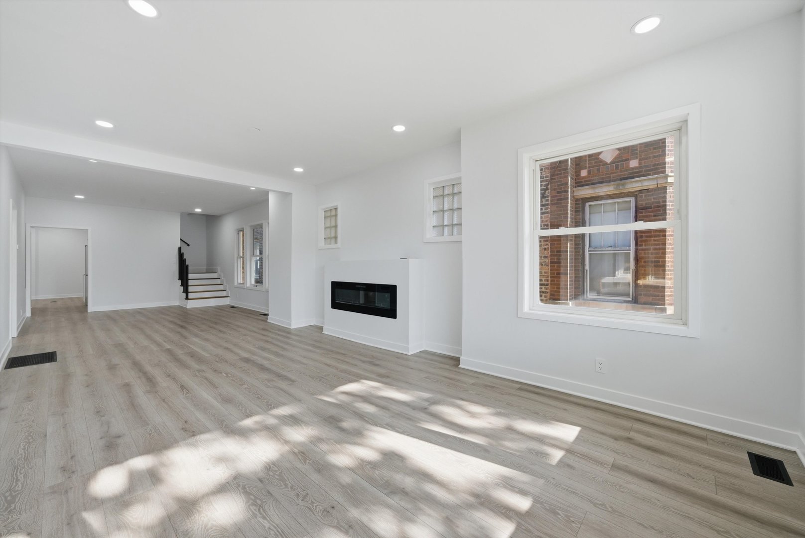 8219 South Throop Street Chicago, IL 60620 - Photo 3 of 23