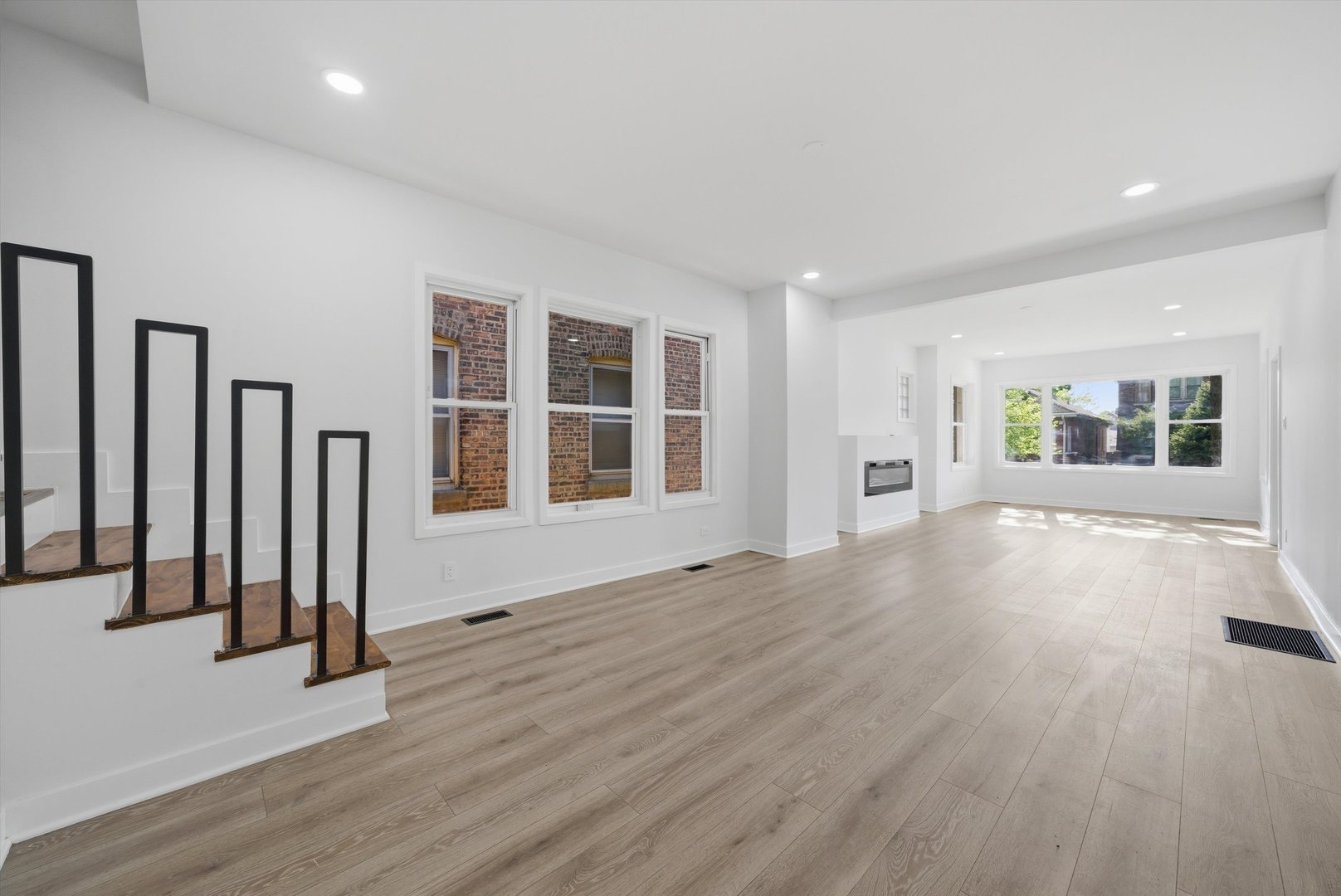 8219 South Throop Street Chicago, IL 60620 - Photo 5 of 23