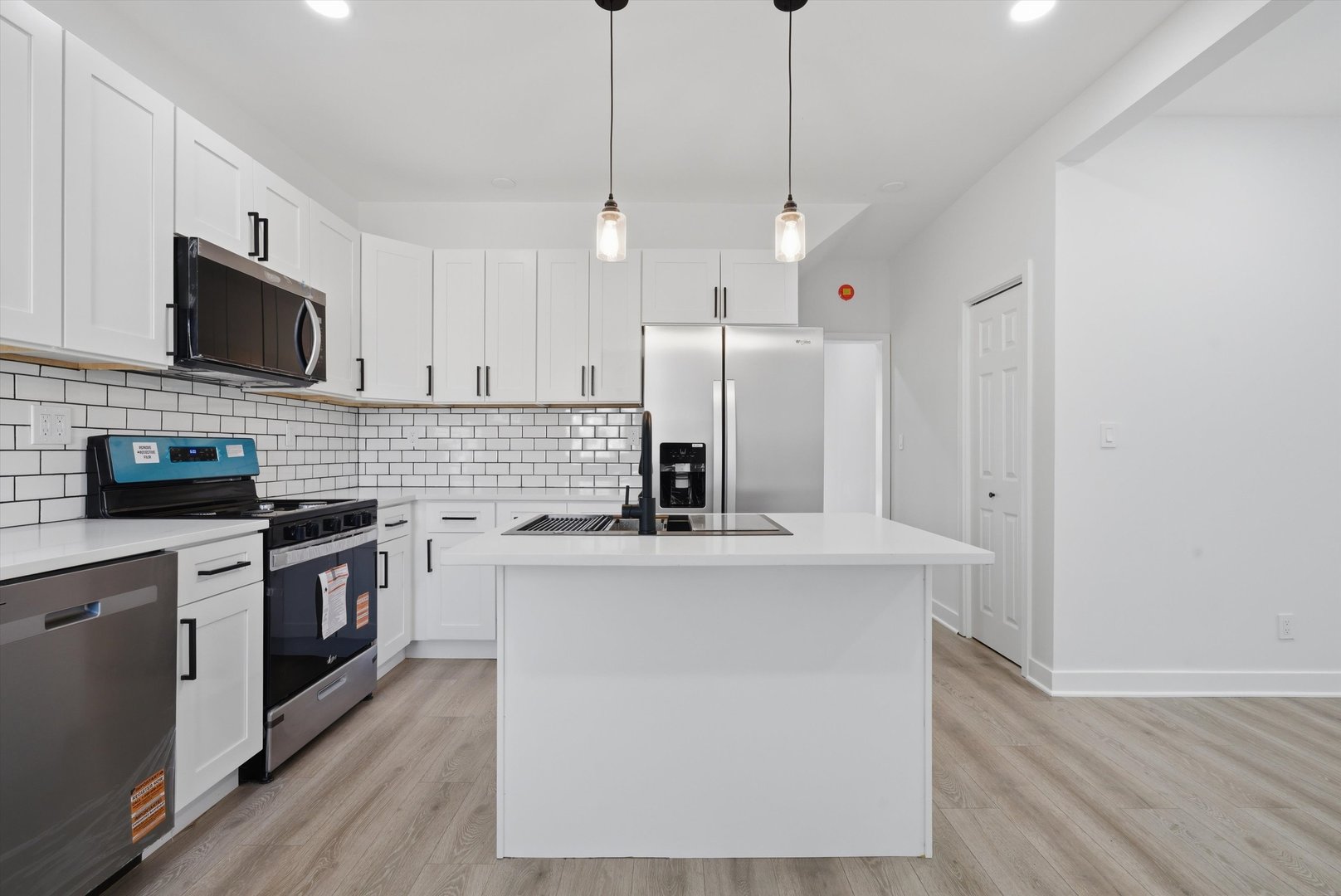 8219 South Throop Street Chicago, IL 60620 - Photo 7 of 23