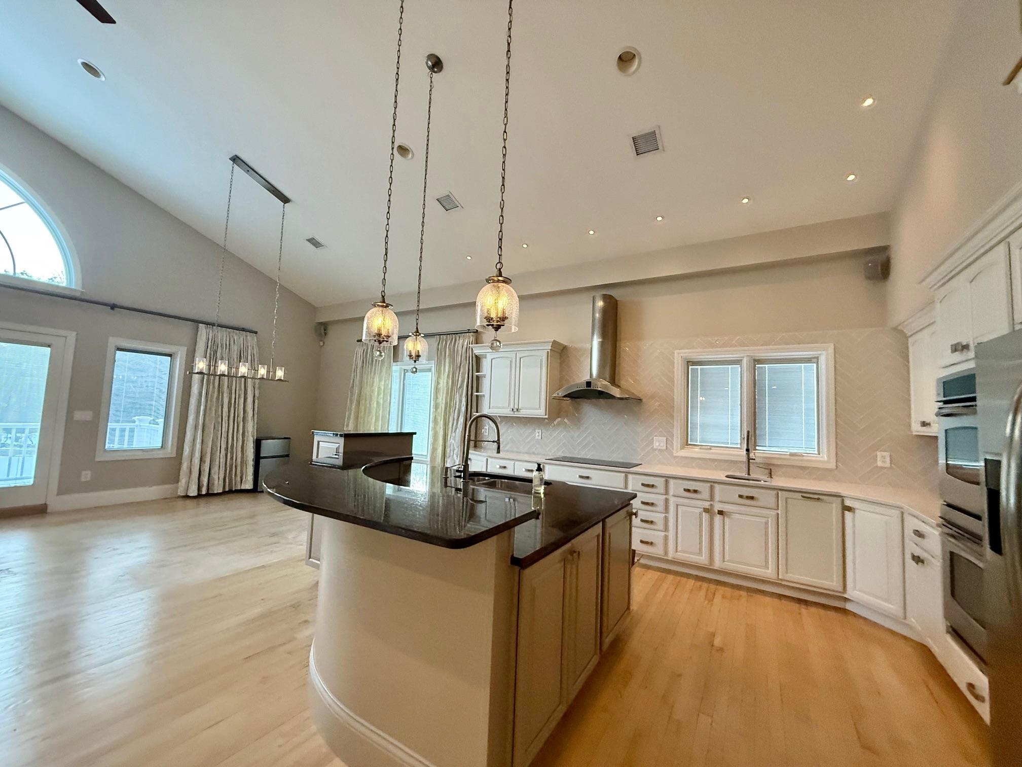 1376 Highway 1 York, ME 03902 - Photo 3 of 22