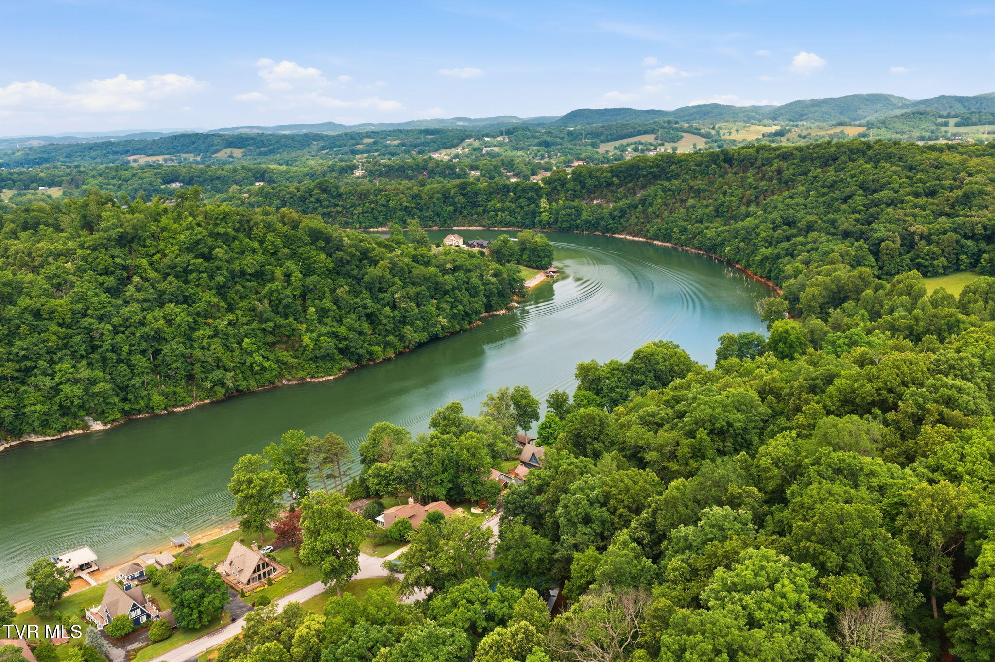 440 Lakeshore Road Bluff City, TN 37618 - Photo 52 of 56 24-web-or-mls-008_DJI_20260527105014_030