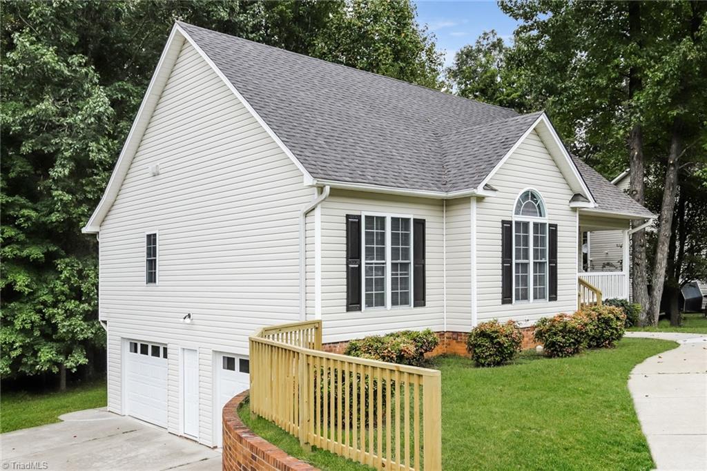 5232 Springhouse Farm Road Winston-Salem, NC 27107 - Photo 2 of 17