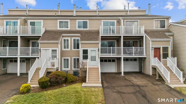 $2,700 | 133 Peddlers Drive, Unit 133, Branford, CT 06405