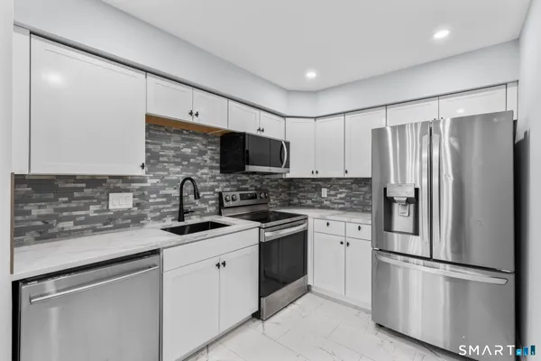 $2,700 | 133 Peddlers Drive, Unit 133, Branford, CT 06405