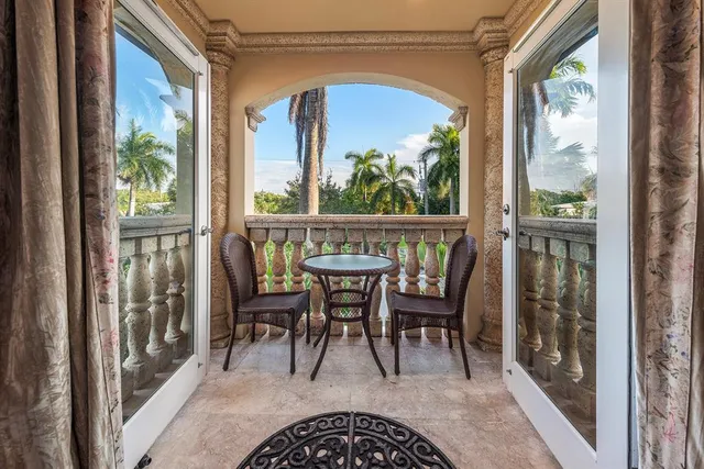 $7,950,000 | 3005 Northeast 19th Street, Fort Lauderdale, FL 33305