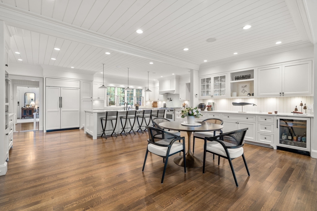 76 Robin Road Weston, MA 02493 - Photo 5 of 25